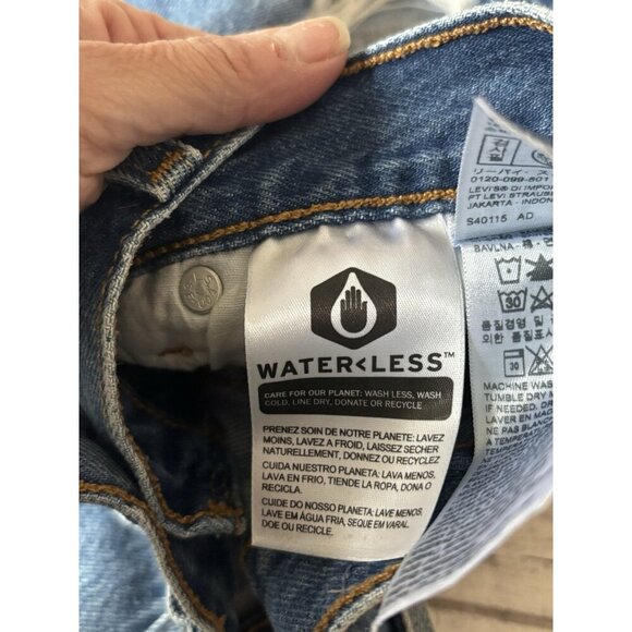 Levi’s 501 Women’s Cut Off Denim Shorts Size 24 Ripped Distressed - Picture 3 of 12